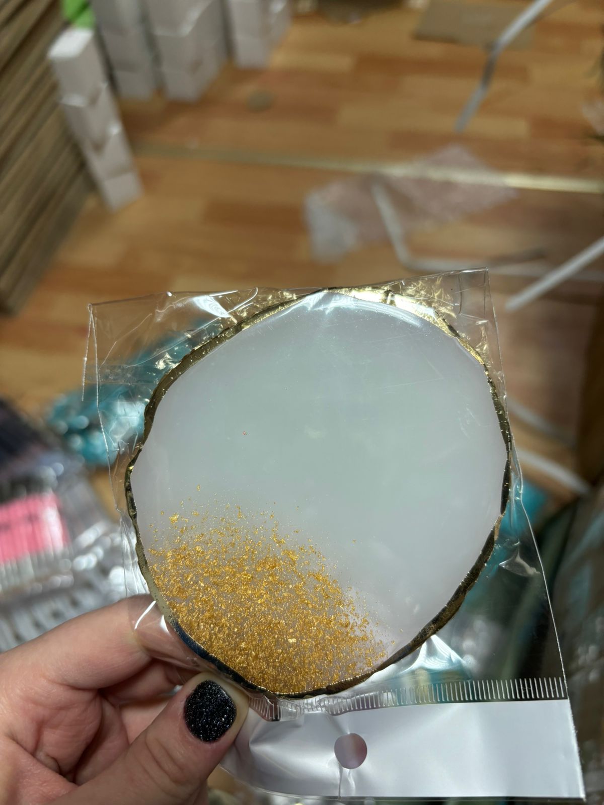 Palette stone (gold leaf) 21