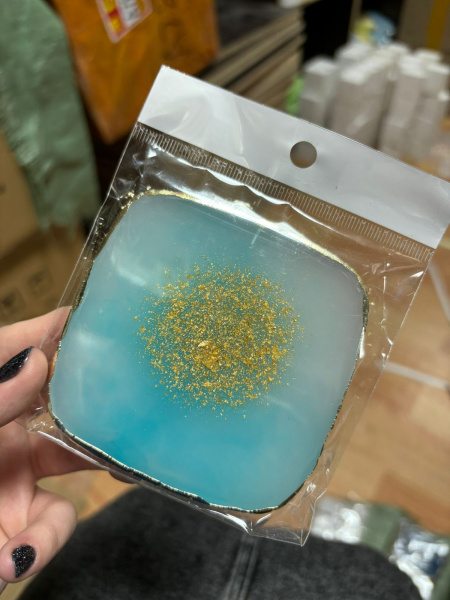 Palette stone (gold leaf) 27