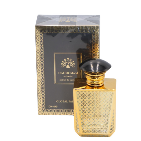 Oud Silk Mood Extrait de Parfum 100ml Perfume Close Up - Luxury Extrait de Parfum Spray 100ml | عطر صورة مقربة