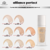 Global Fashion foundation close up seamless blend hydrating finish كريم اساس لقطة مقربة بملمس ناعم