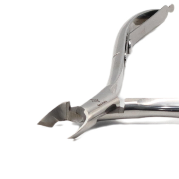 BeeNails Cuticle Nipper Kit – Stainless Steel | B1 Cuticle Nipper Stainless Steel Tool | قاطع الكيوتكل
BeeNails Cuticle Nipper Kit – Stainless Steel | B1 Nail Cutter Manicure Pedicure Tool | اداة قص الكيوتكل