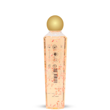 Global Fashion toner close up essence texture alcohol free تونر لقطة مقربة