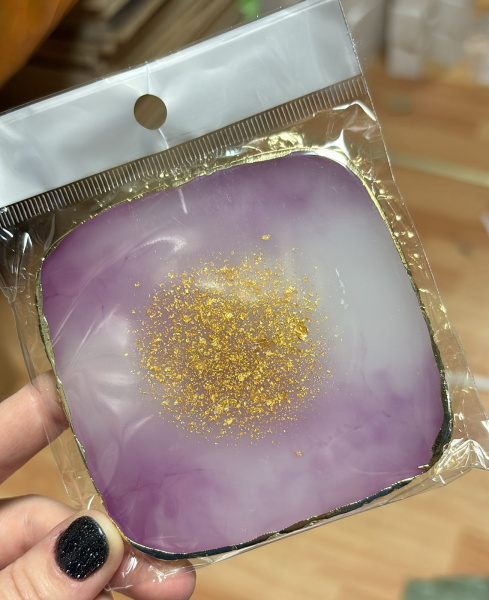 Palette stone (gold leaf) 26