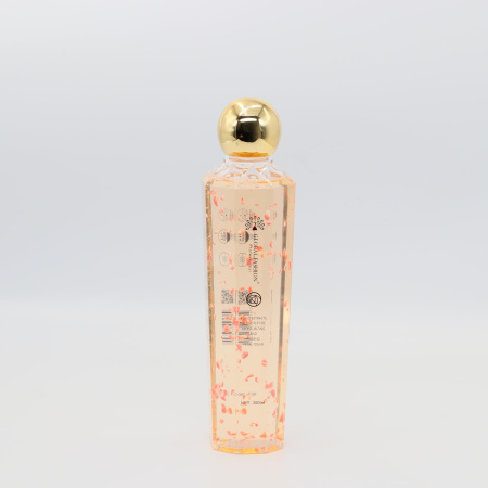 Global Fashion toner close up essence texture alcohol free تونر لقطة مقربة