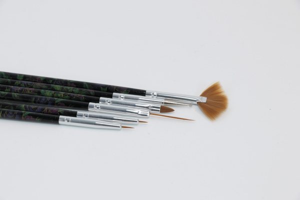 Set of 6 painting brushes, black with roses